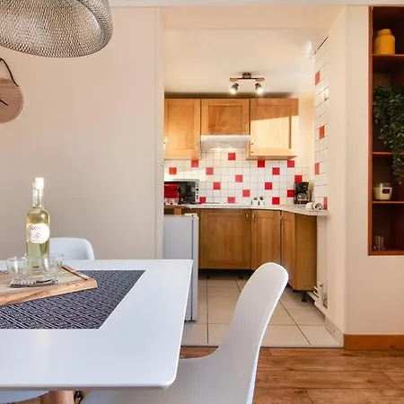 Cosy 2 Bedroom Super Central In